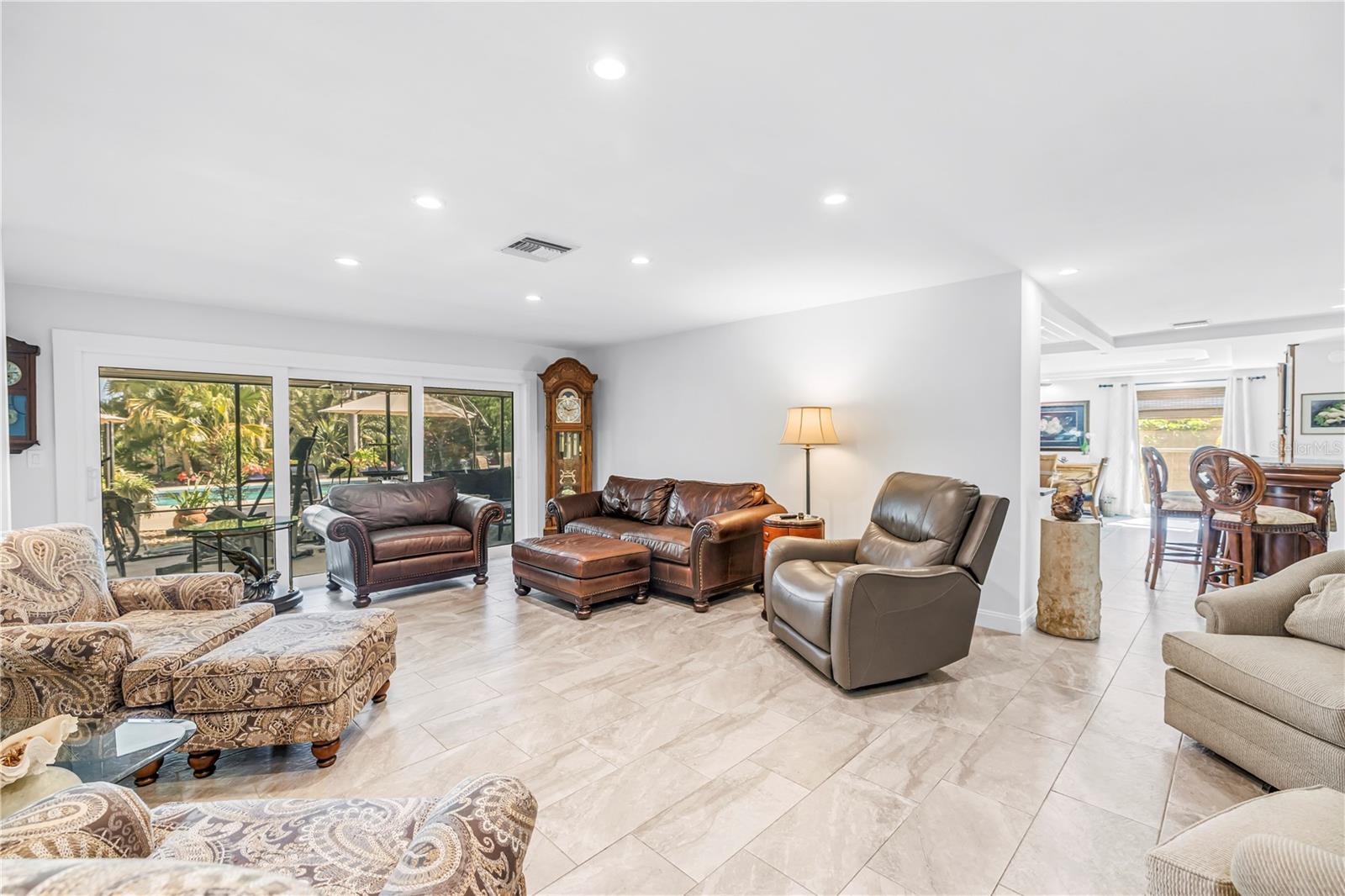 IMPERIAL POINT - Residential