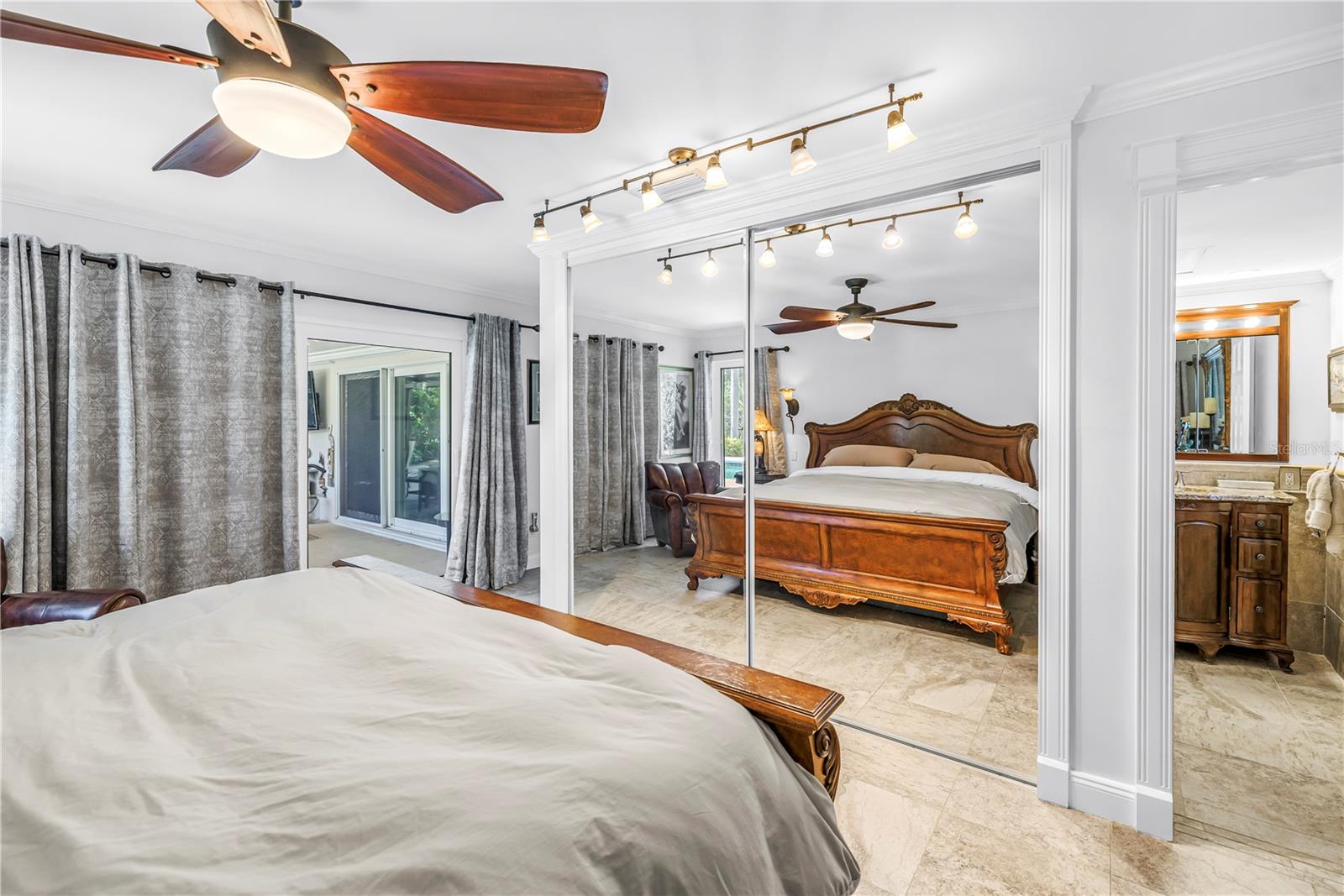 IMPERIAL POINT - Residential