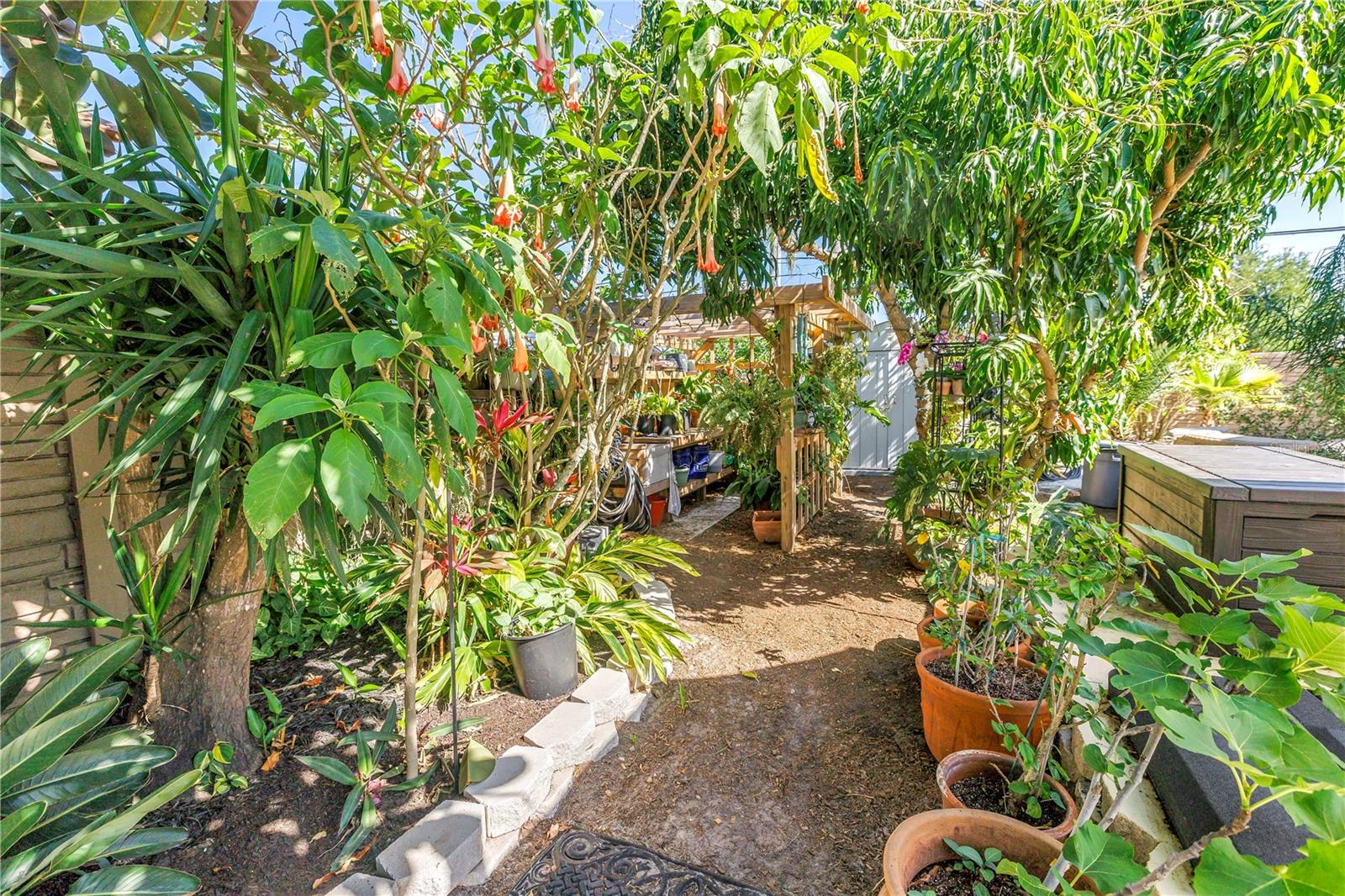 IMPERIAL POINT - Residential