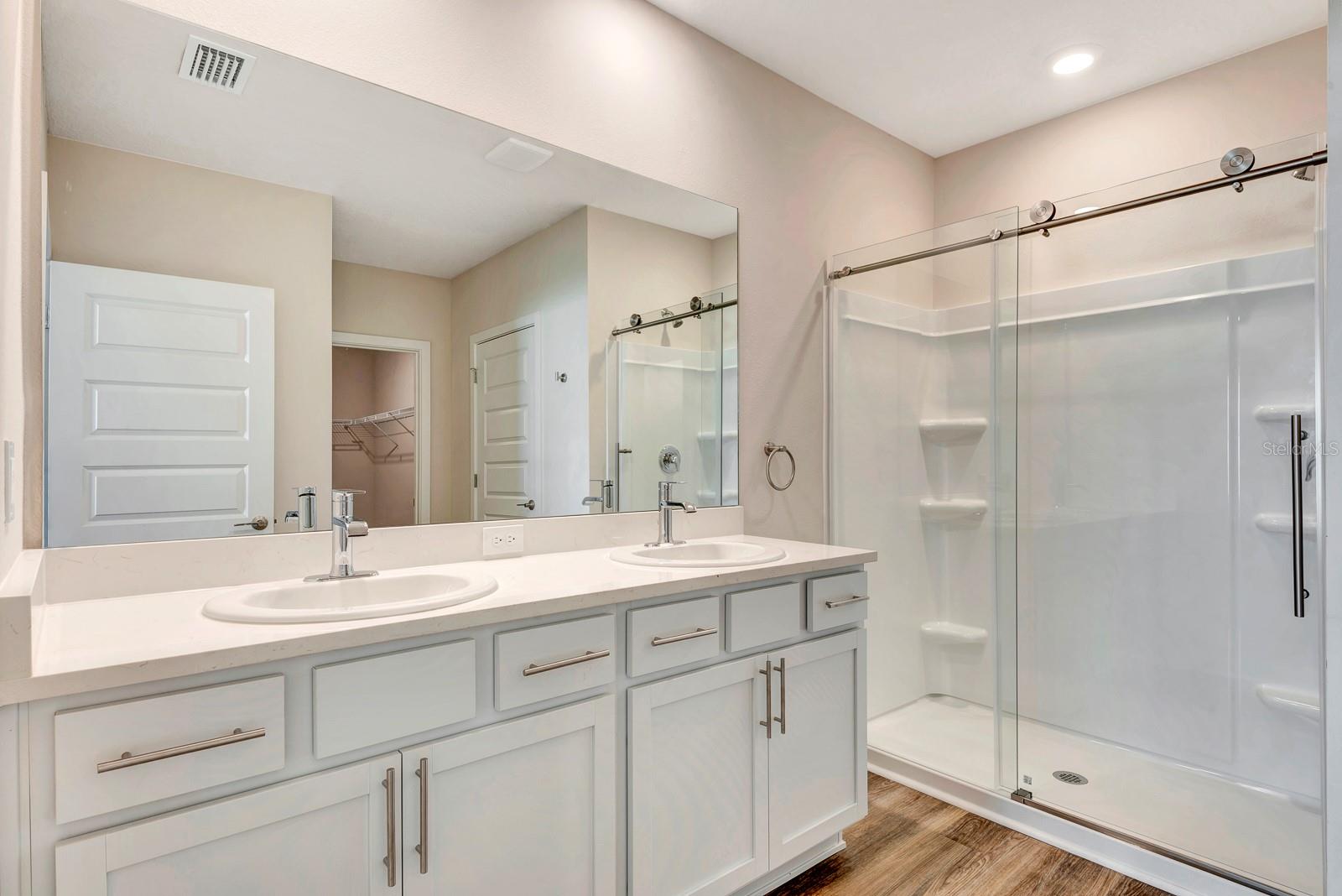 STAR FARMS- PH V - Residential Lease