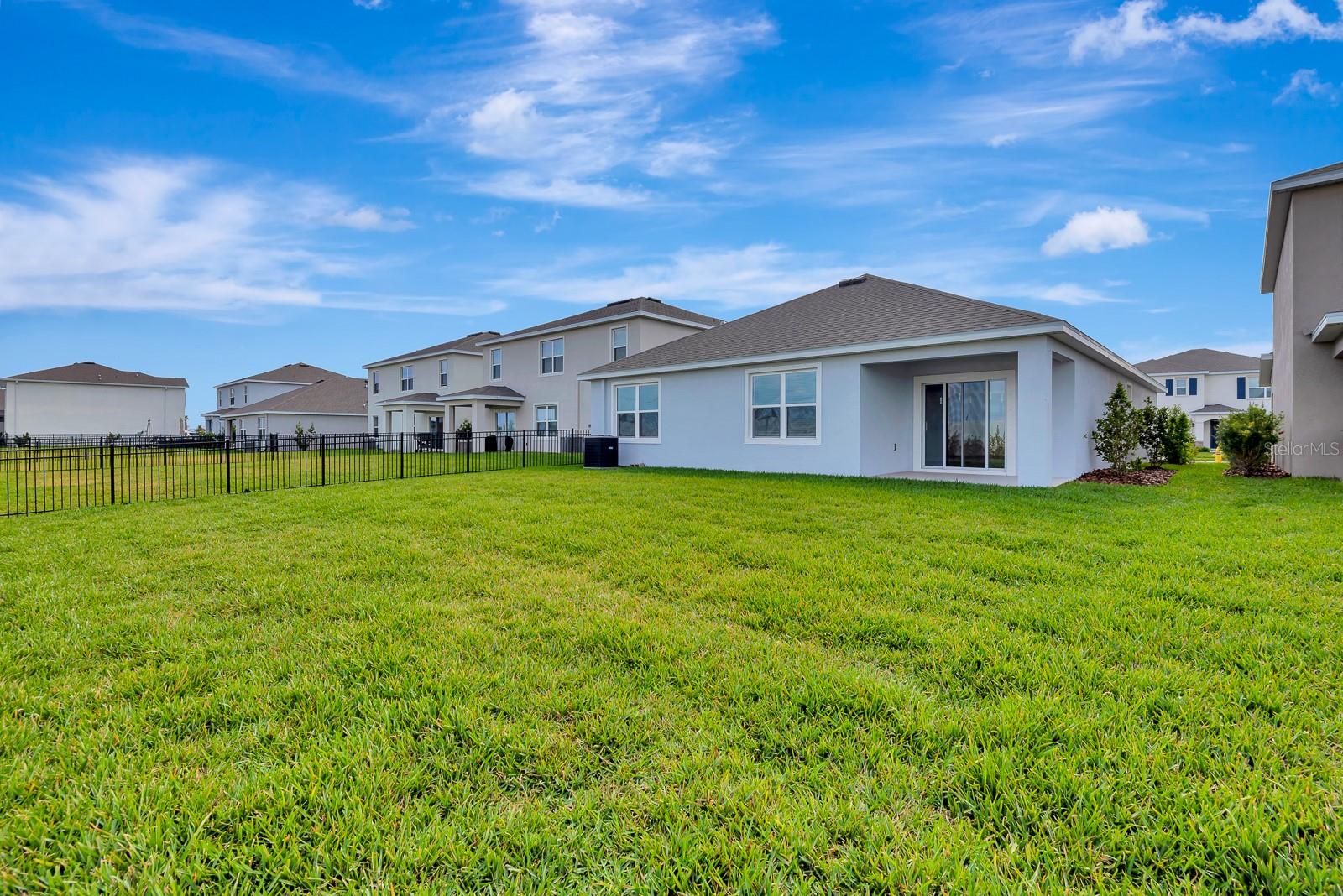 STAR FARMS- PH V - Residential Lease