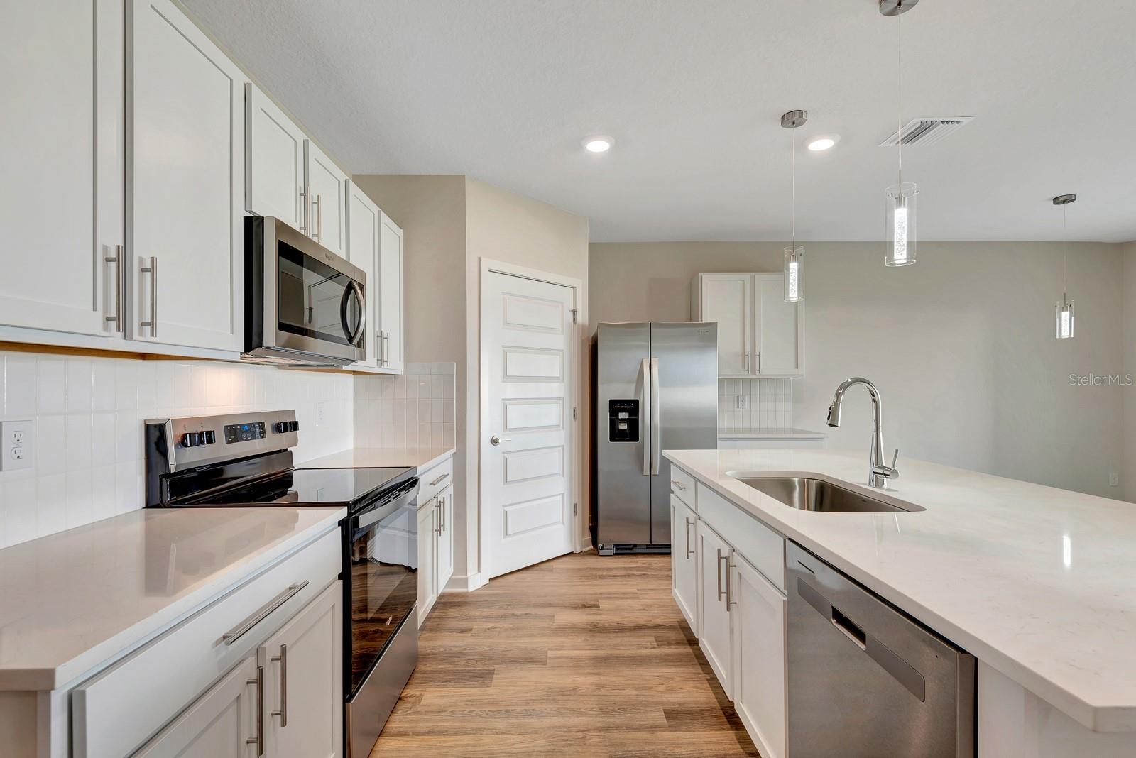 STAR FARMS- PH V - Residential Lease