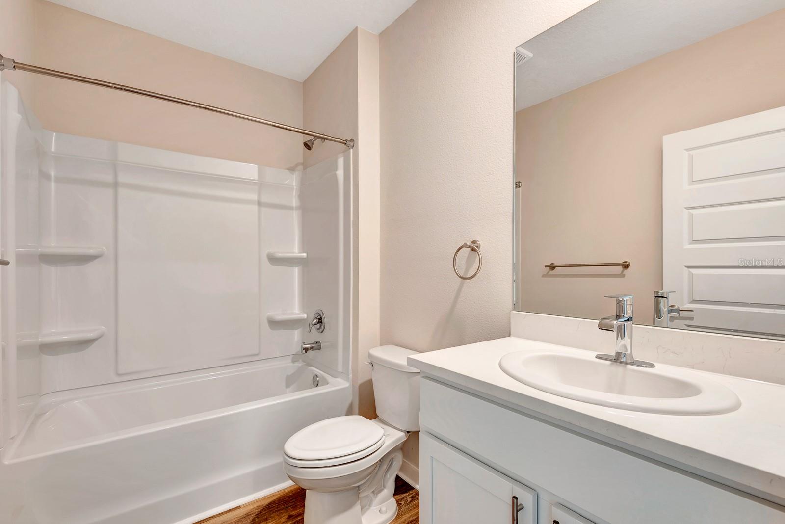 STAR FARMS- PH V - Residential Lease