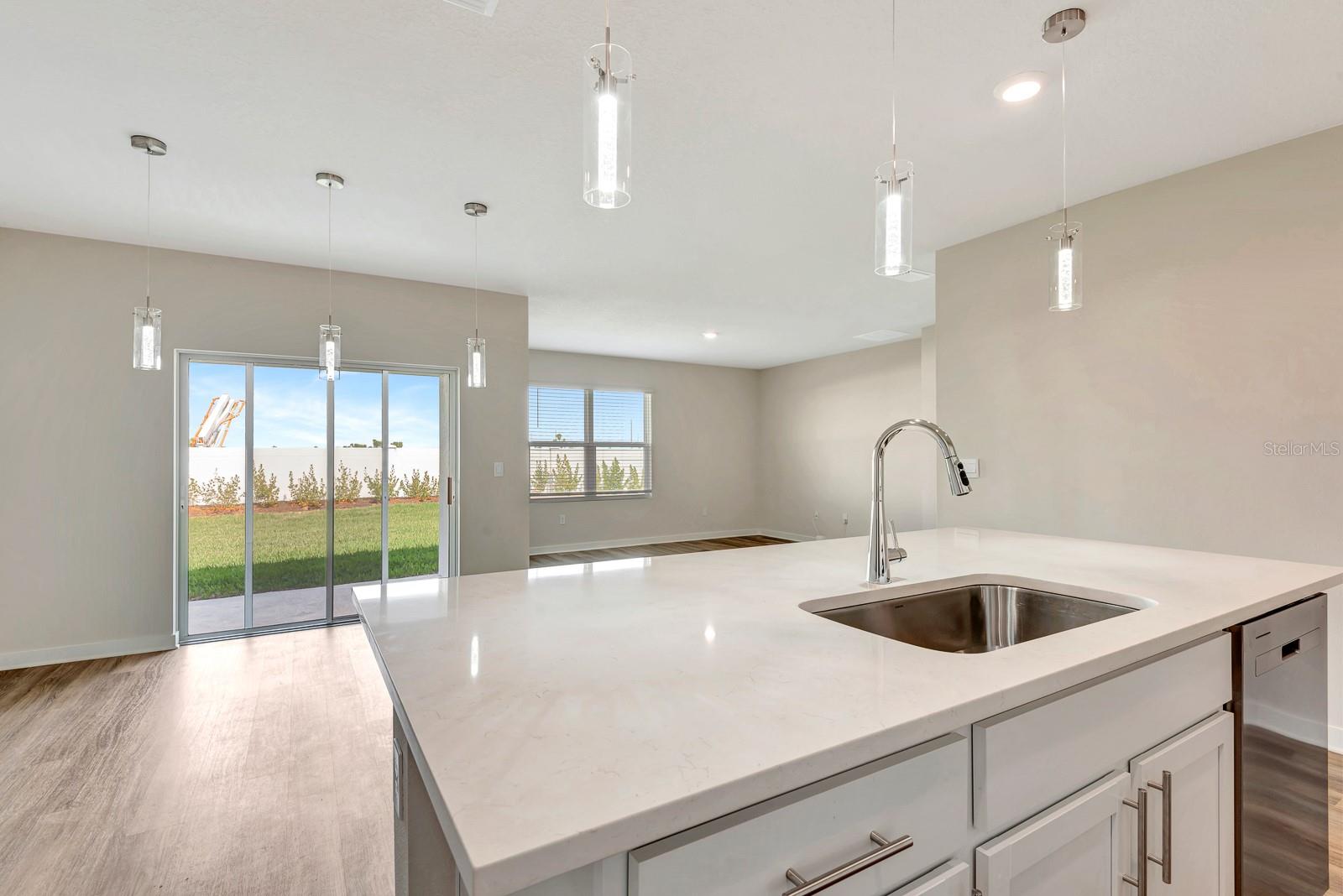 STAR FARMS- PH V - Residential Lease