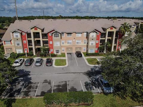 Photo of 2208 Antigua Place #932, Kissimmee, FL 34741 (MLS # O6307758)