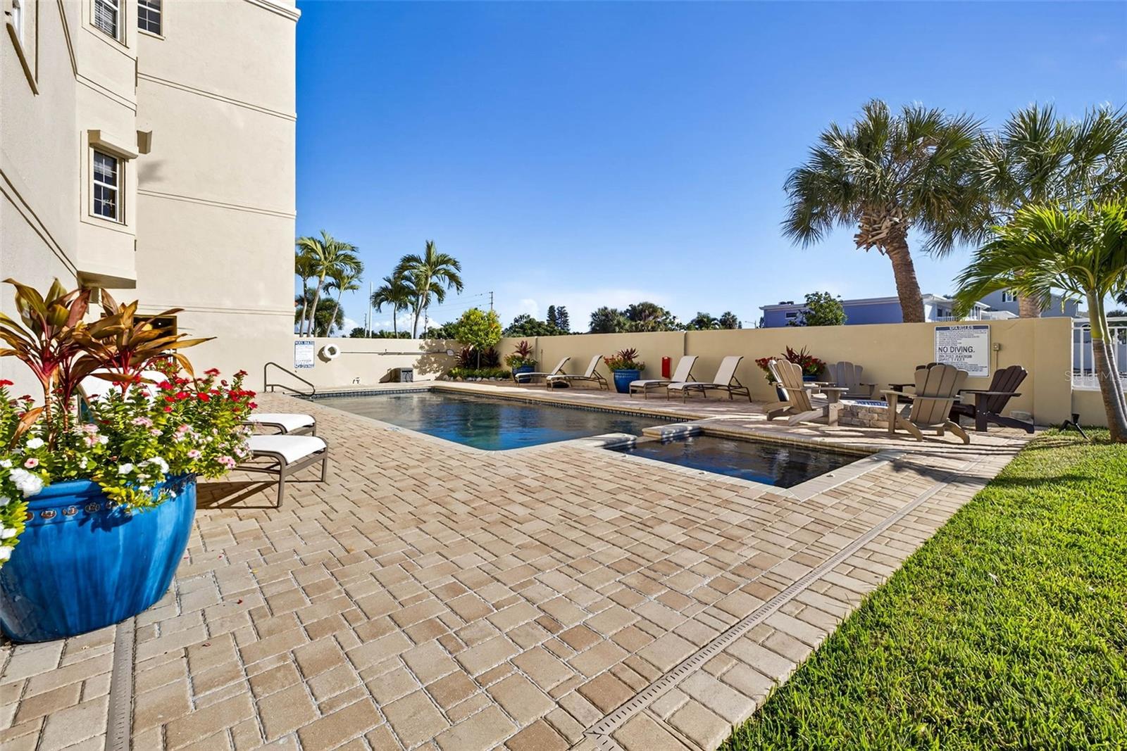 GRAND ISLE CONDO - Residential