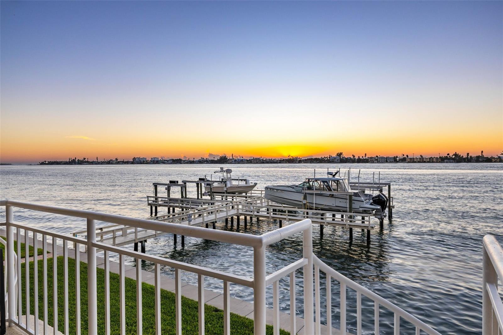 GRAND ISLE CONDO - Residential