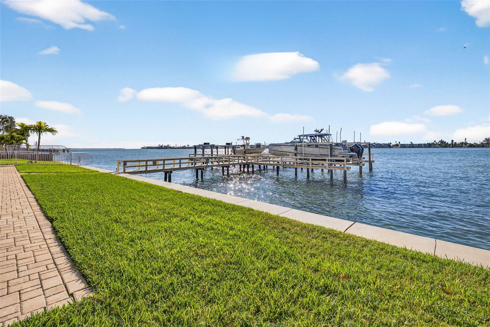 GRAND ISLE CONDO - Residential