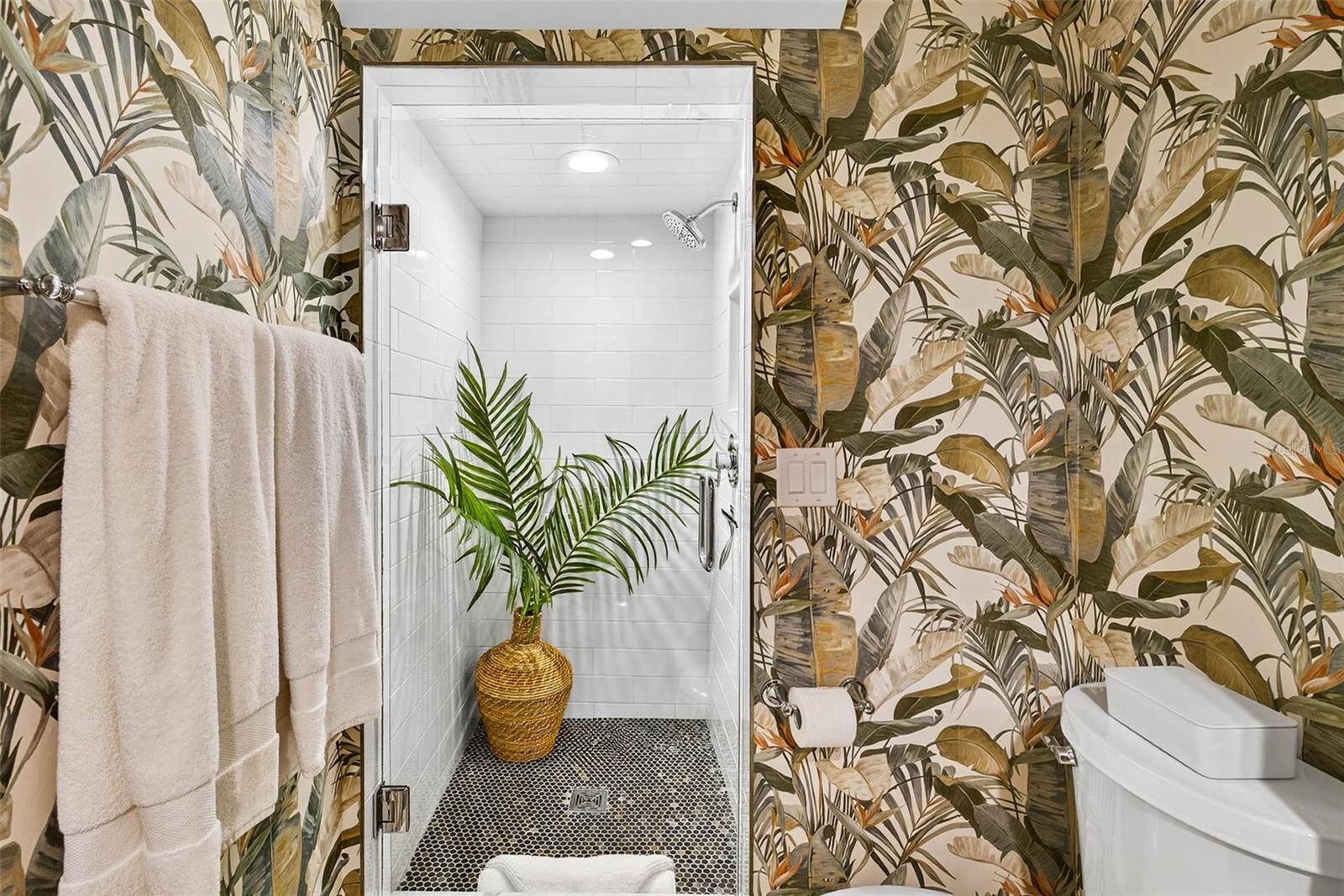 GRAND ISLE CONDO - Residential