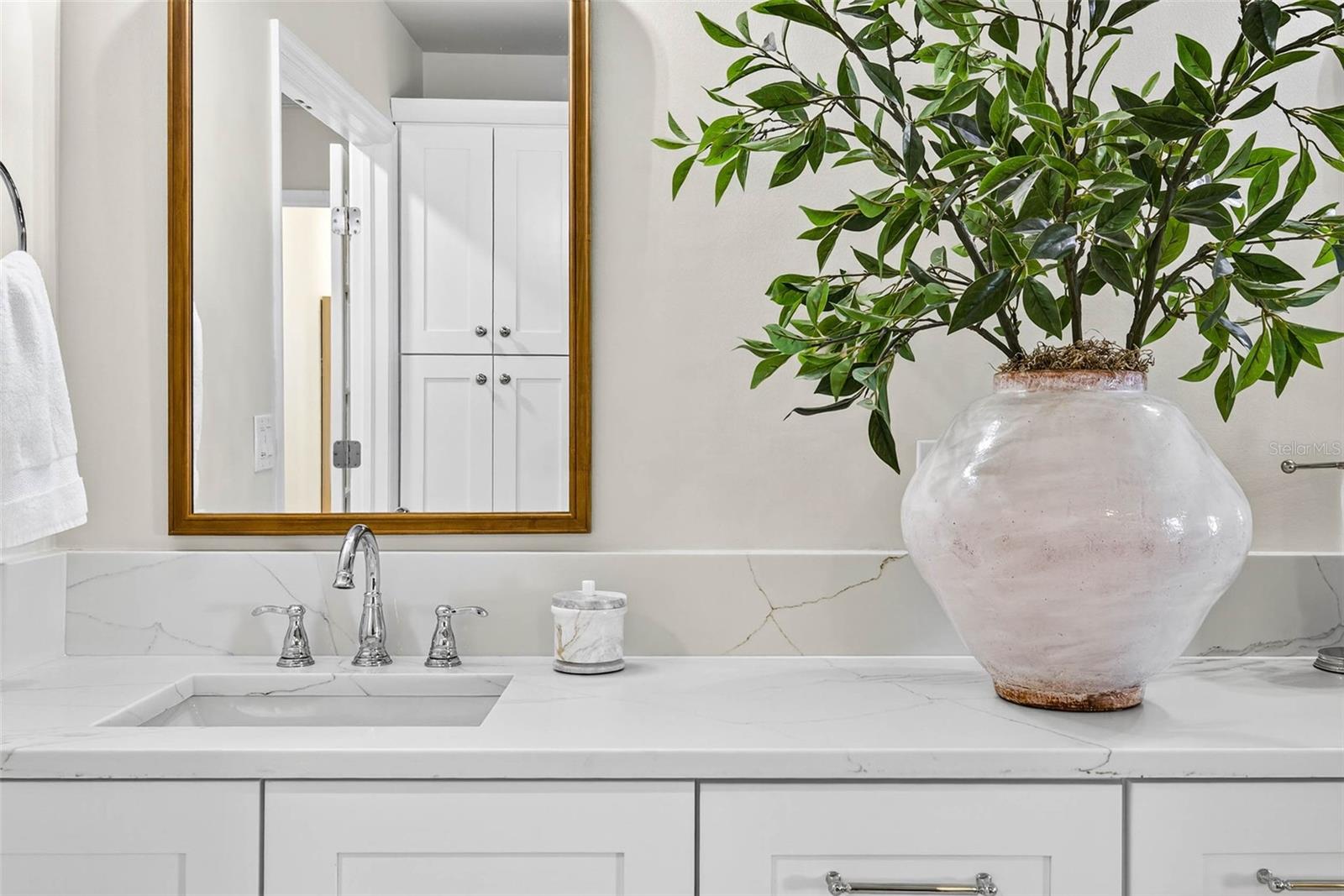 GRAND ISLE CONDO - Residential