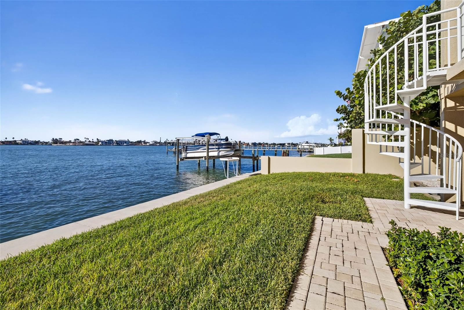 GRAND ISLE CONDO - Residential