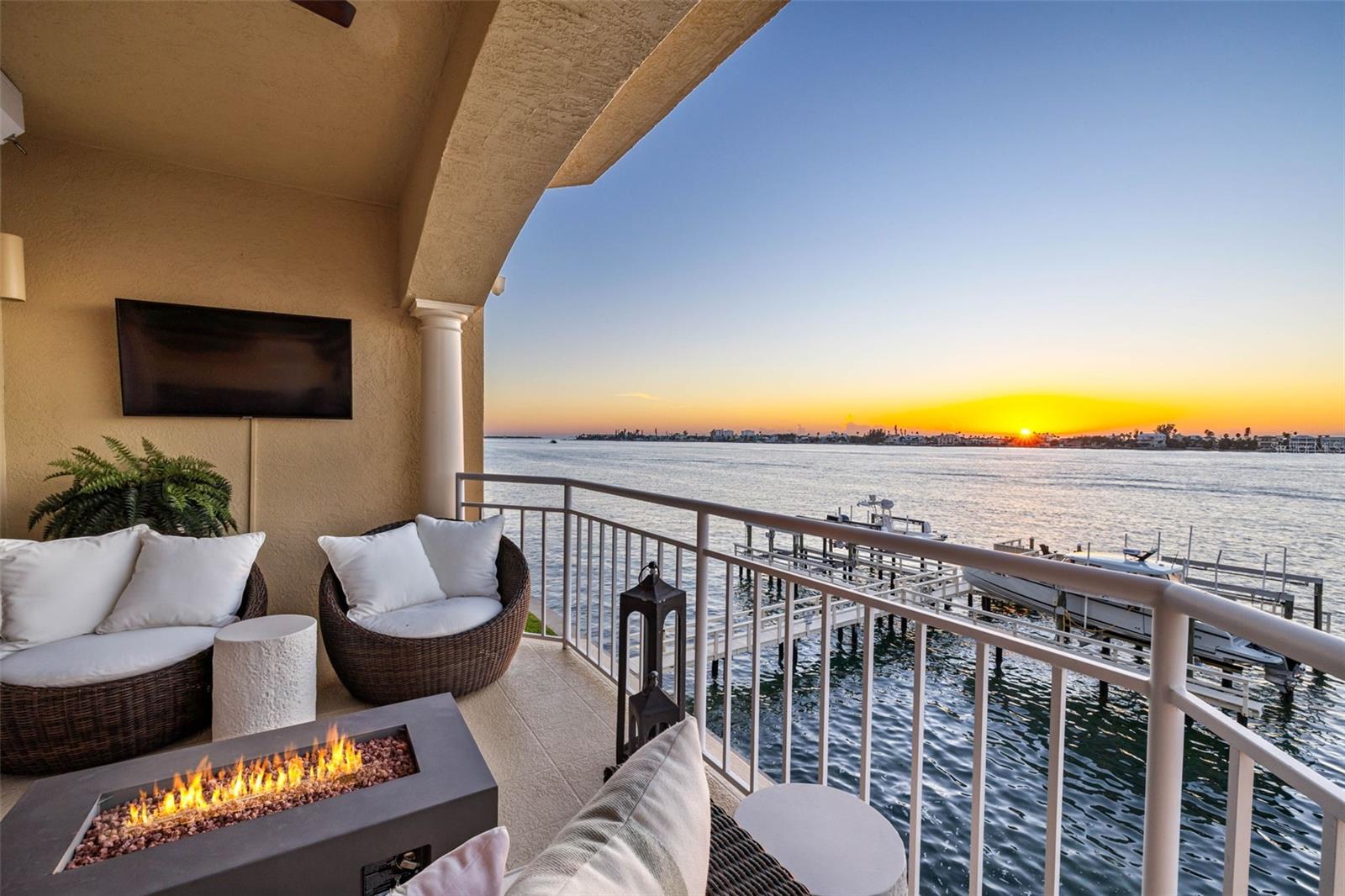 GRAND ISLE CONDO - Residential