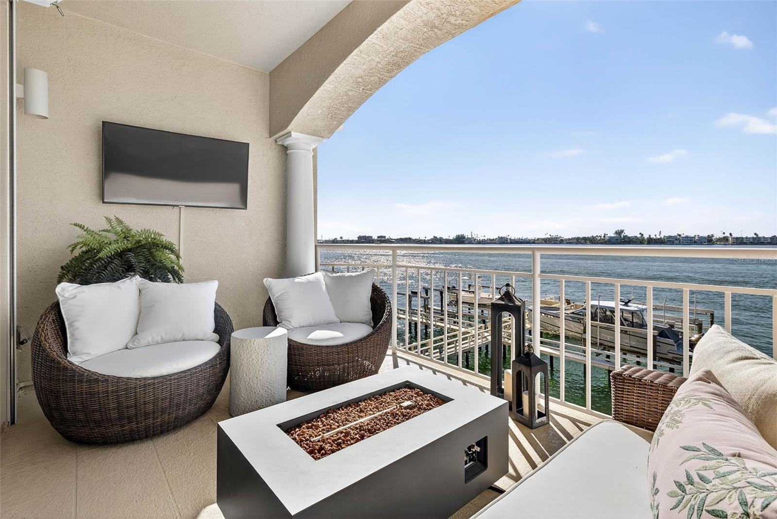 GRAND ISLE CONDO - Residential