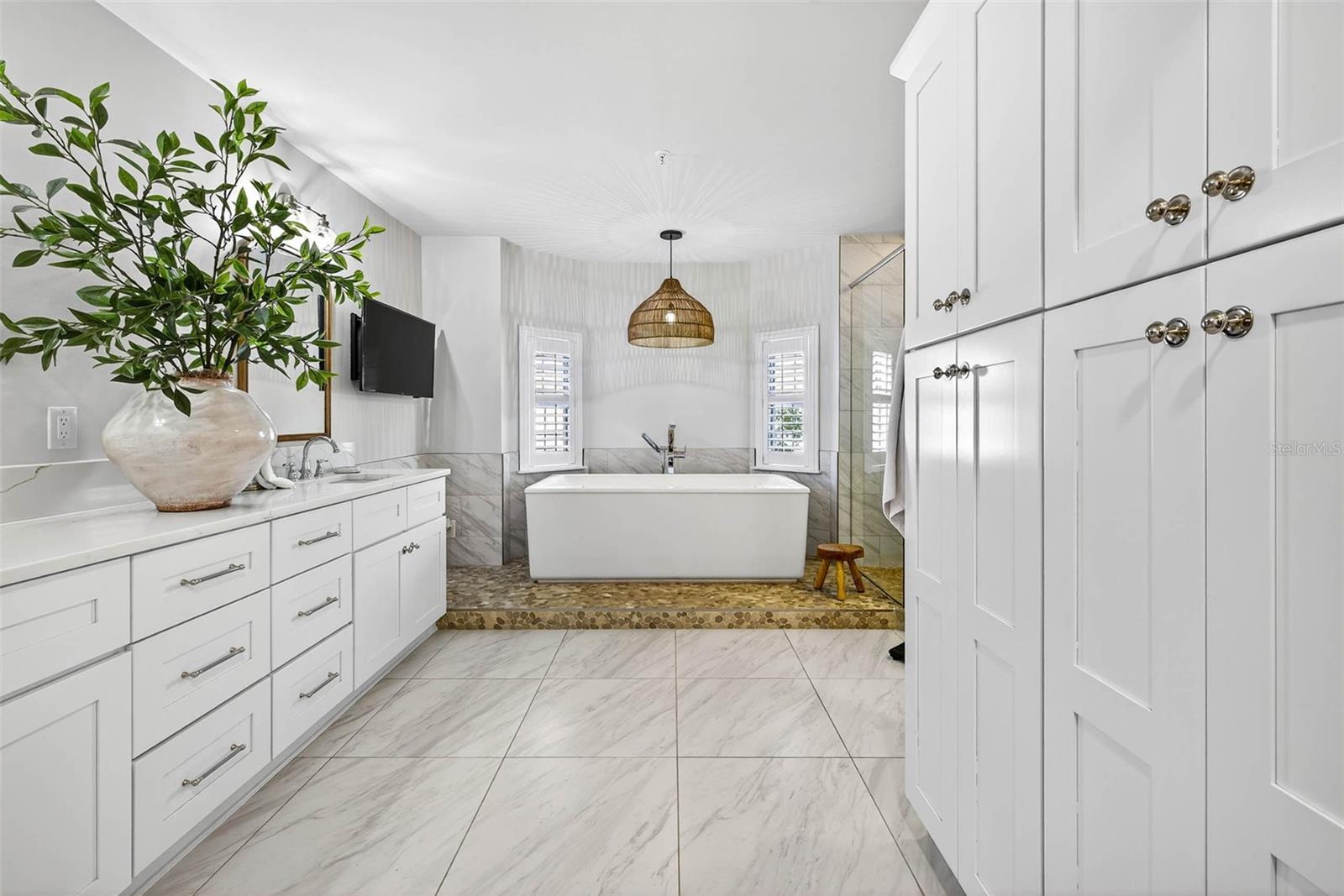 GRAND ISLE CONDO - Residential