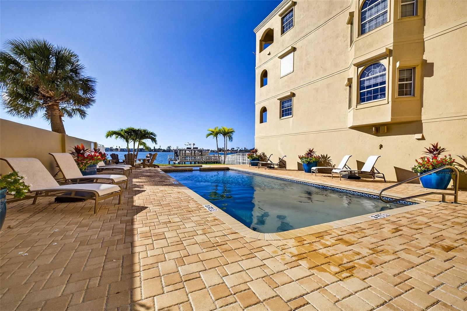 GRAND ISLE CONDO - Residential