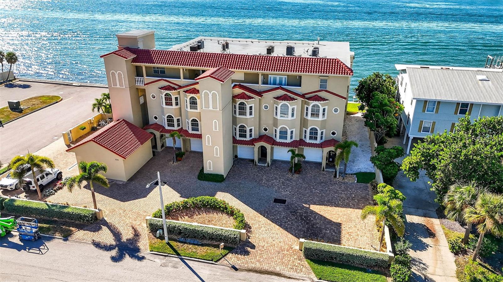 GRAND ISLE CONDO - Residential