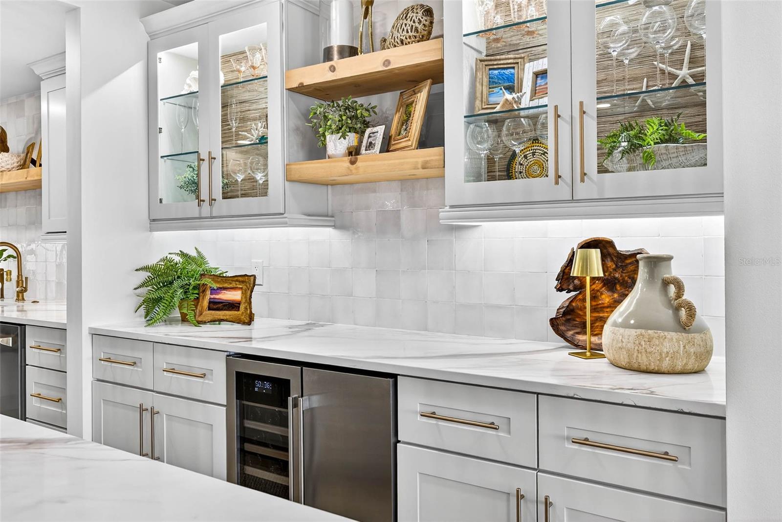 GRAND ISLE CONDO - Residential