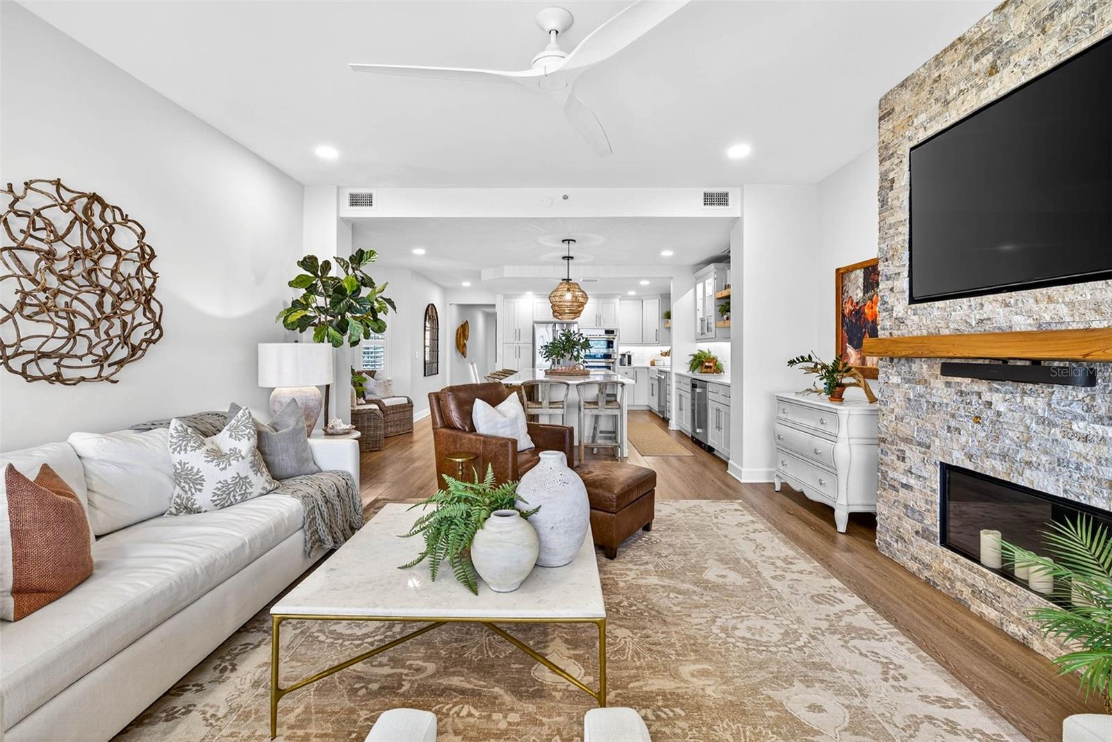 GRAND ISLE CONDO - Residential