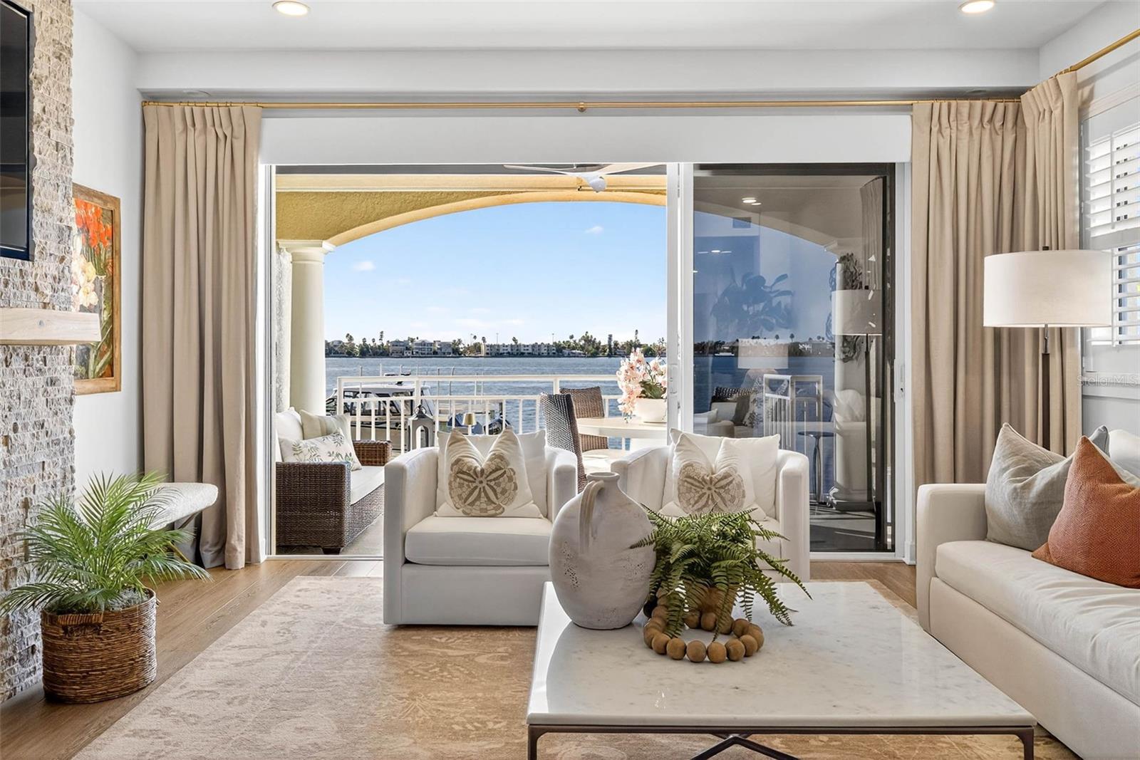 GRAND ISLE CONDO - Residential