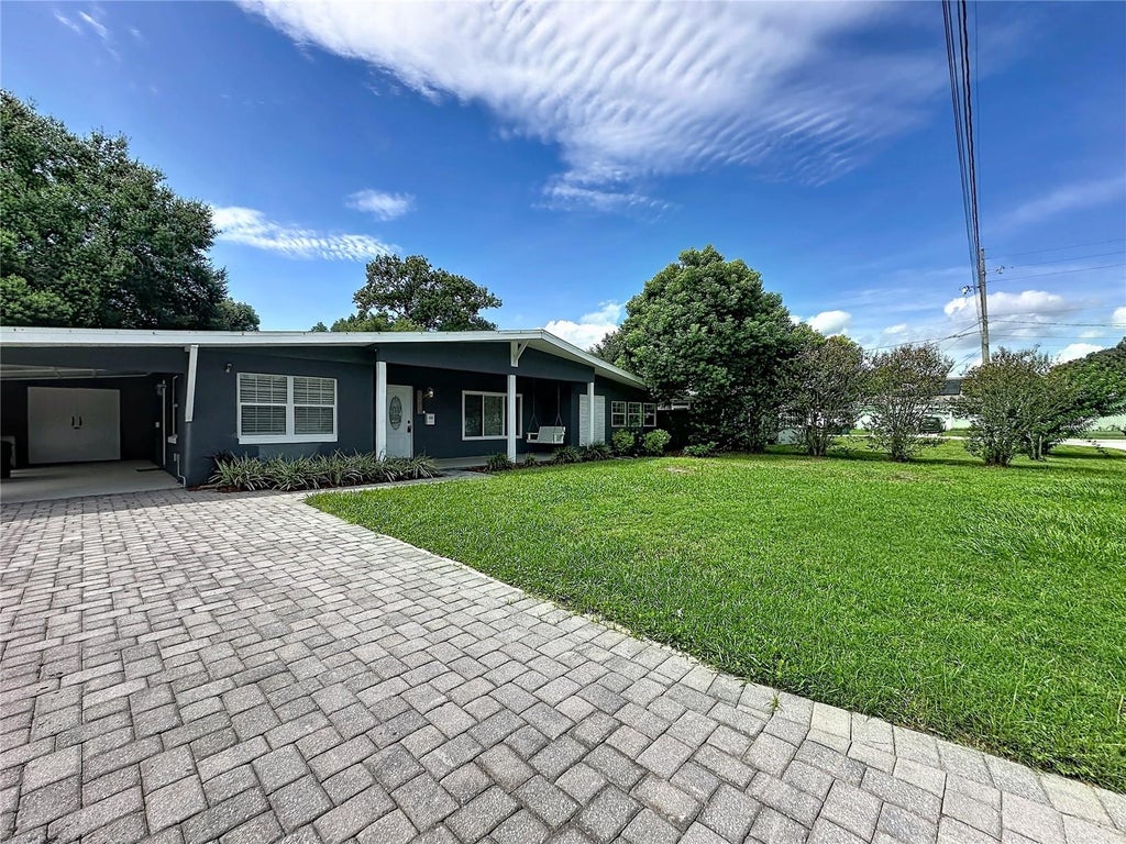 Photo of 3210 Renlee Place, Orlando, FL 32803 (MLS # O6436432)