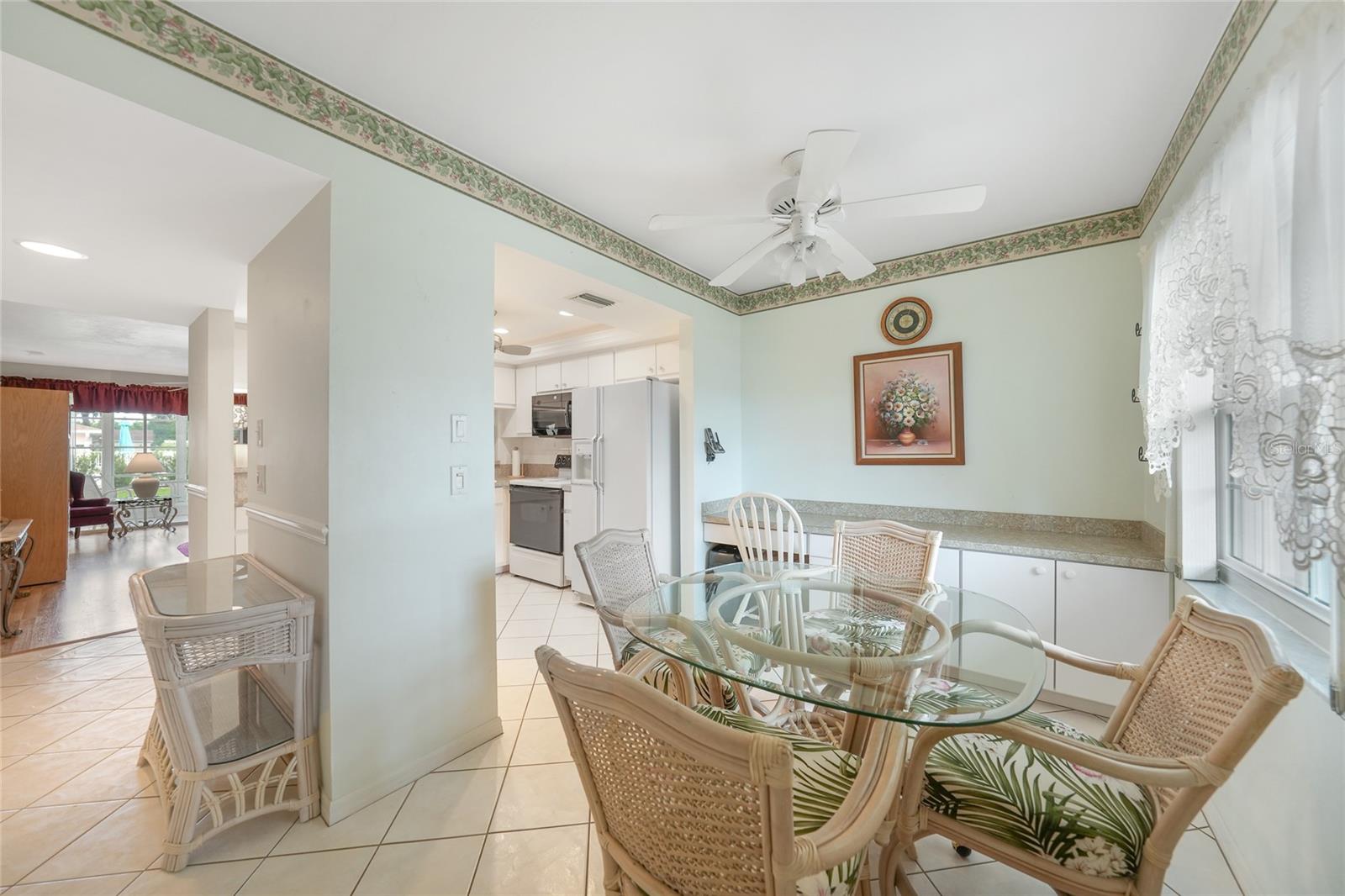 NORTH SHORE AT KINGSWAY CONDOM - Residential