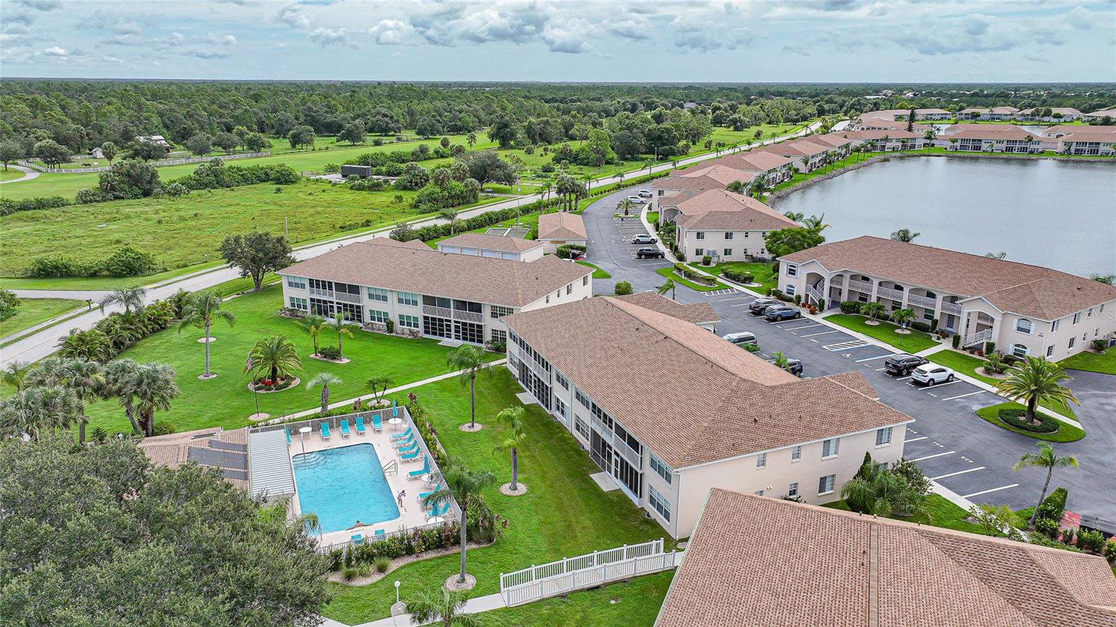 NORTH SHORE AT KINGSWAY CONDOM - Residential