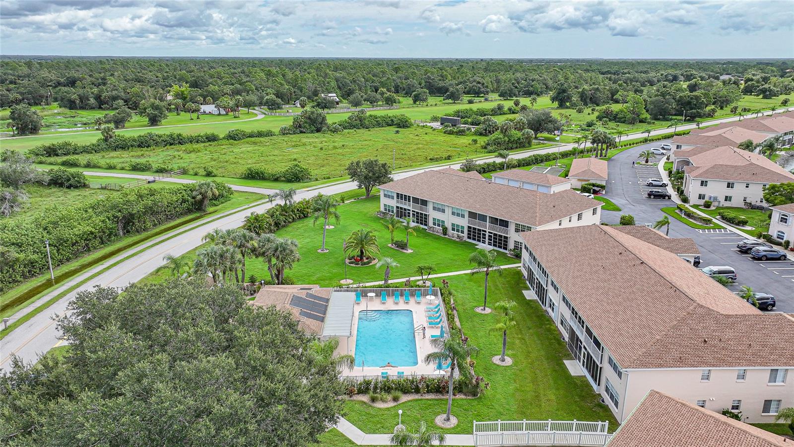 NORTH SHORE AT KINGSWAY CONDOM - Residential