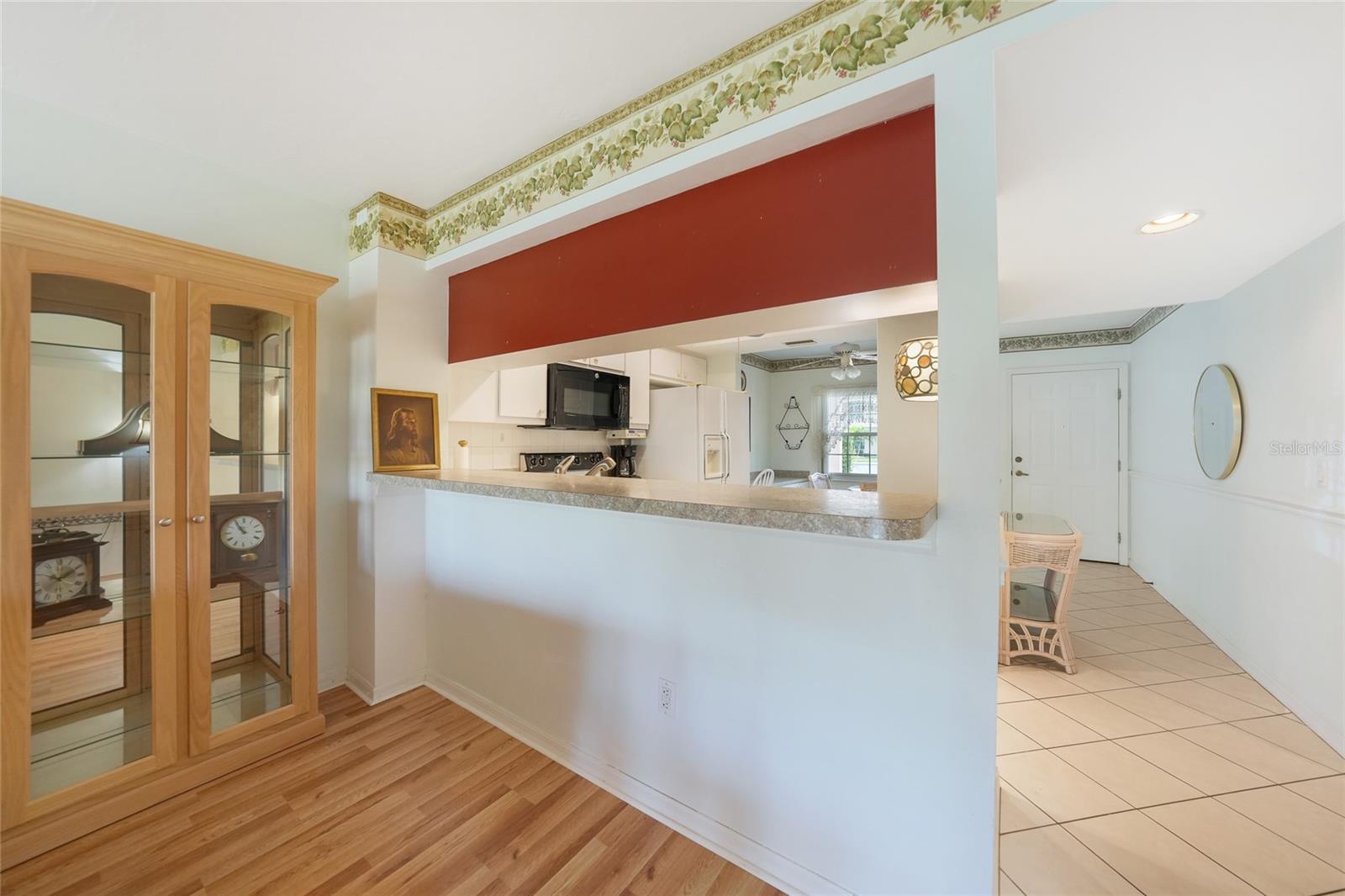 NORTH SHORE AT KINGSWAY CONDOM - Residential