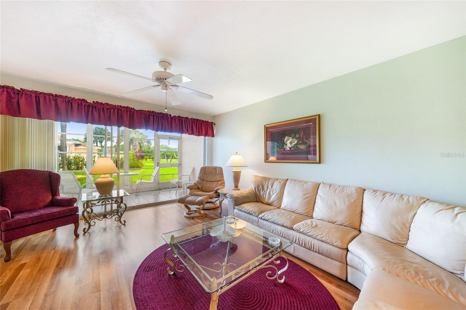 NORTH SHORE AT KINGSWAY CONDOM - Residential