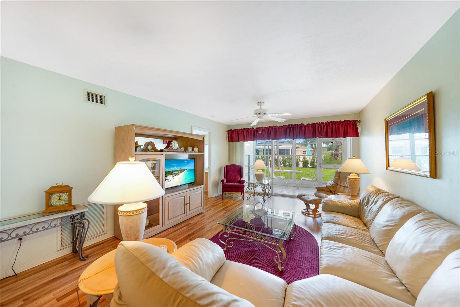 NORTH SHORE AT KINGSWAY CONDOM - Residential