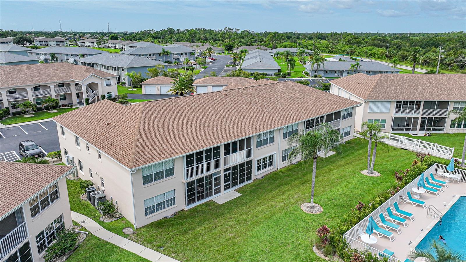 NORTH SHORE AT KINGSWAY CONDOM - Residential