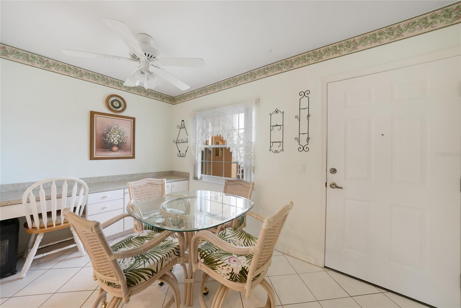 NORTH SHORE AT KINGSWAY CONDOM - Residential