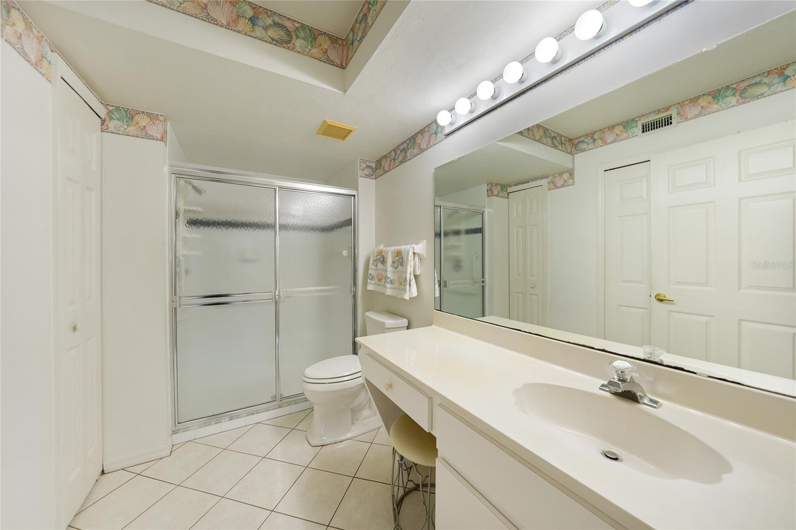 NORTH SHORE AT KINGSWAY CONDOM - Residential