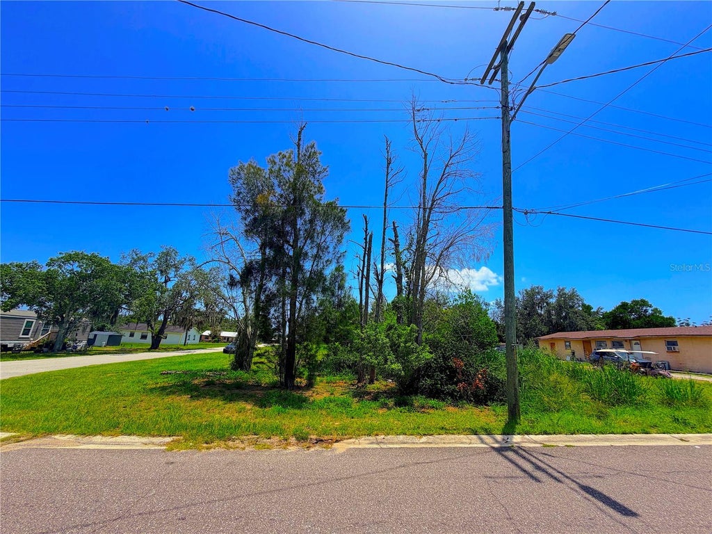 Photo of 925 Grand Avenue, Sebring, FL 33870 (MLS # O6424041)