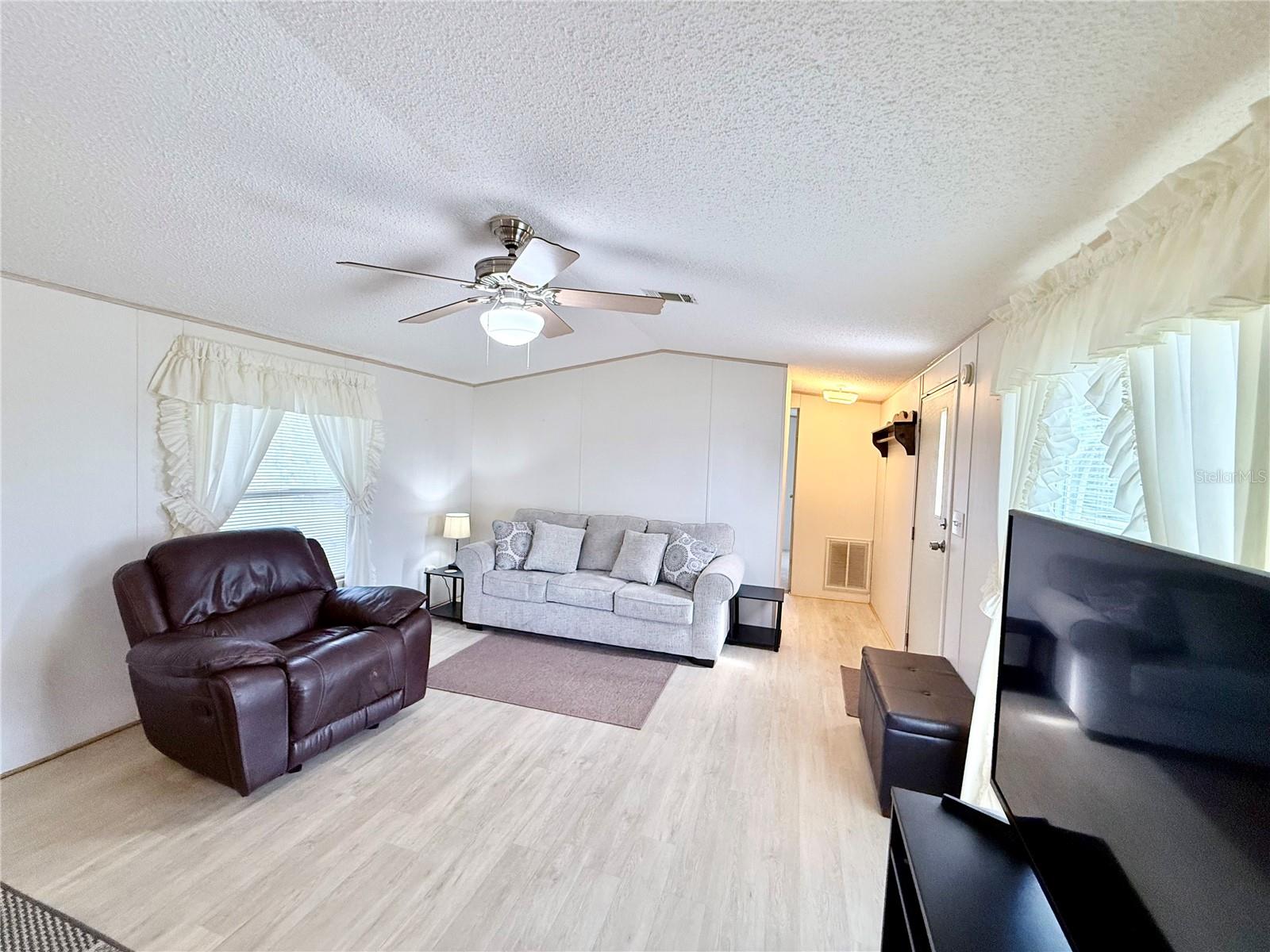 EL JOBEAN WARD 01 - Residential