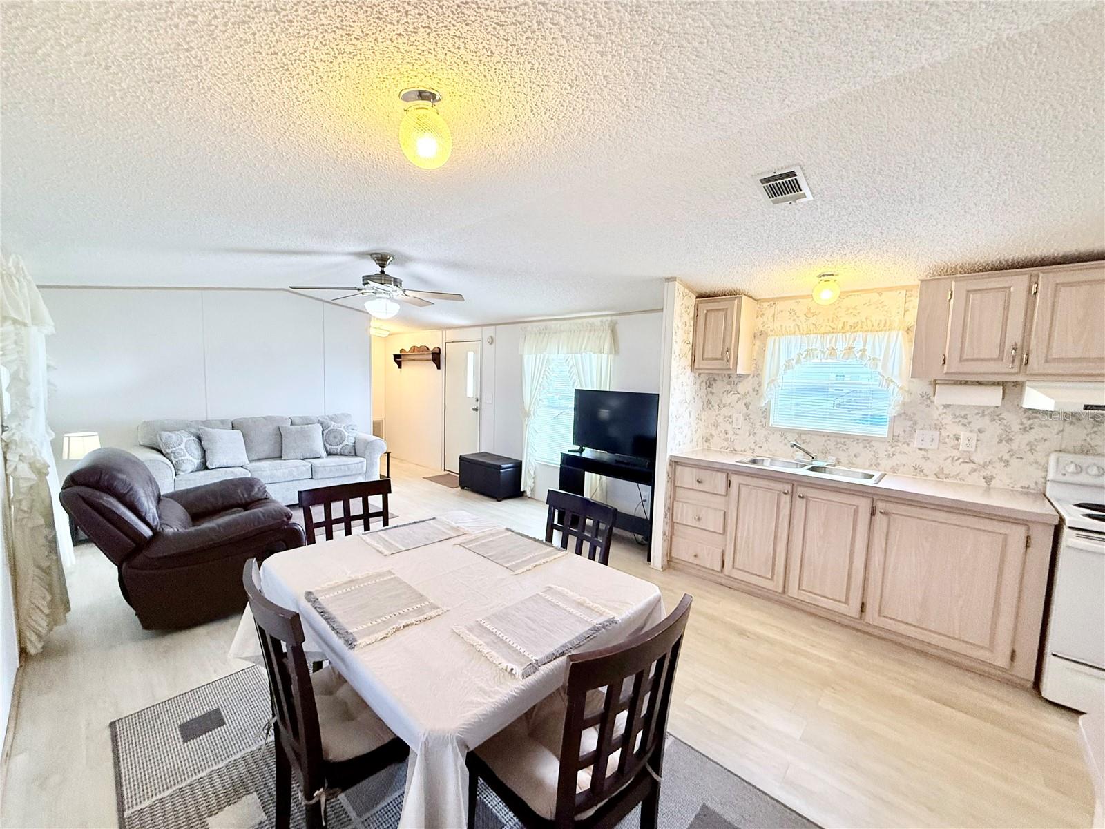 EL JOBEAN WARD 01 - Residential