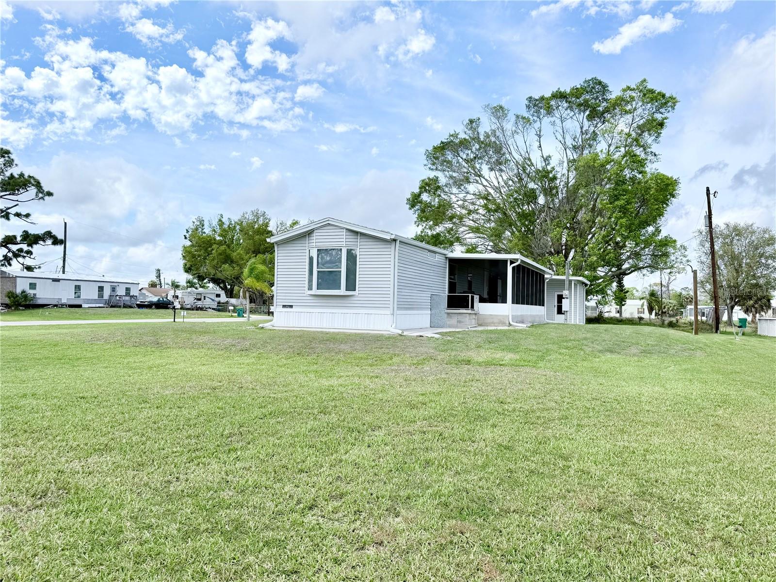 EL JOBEAN WARD 01 - Residential