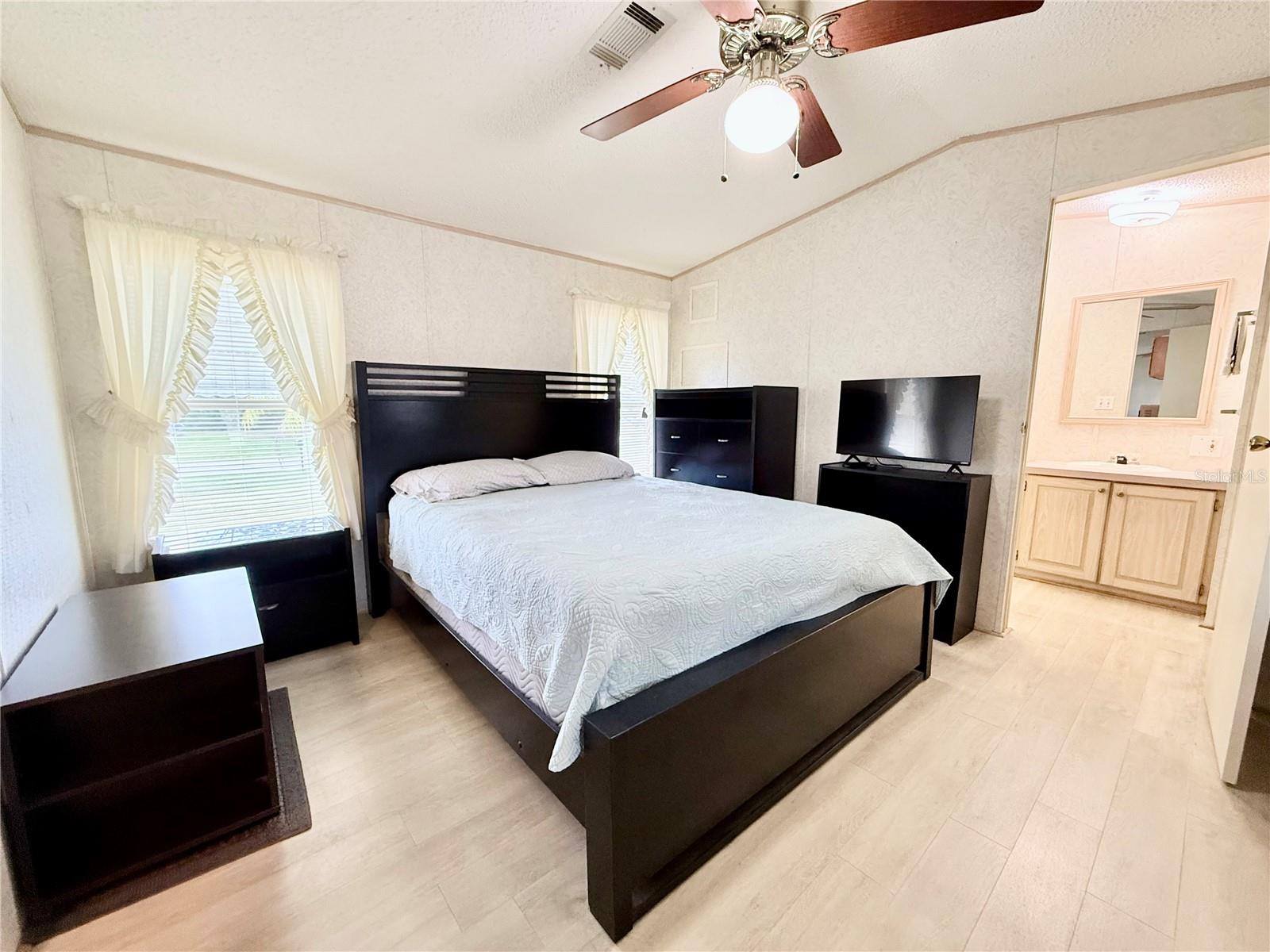 EL JOBEAN WARD 01 - Residential