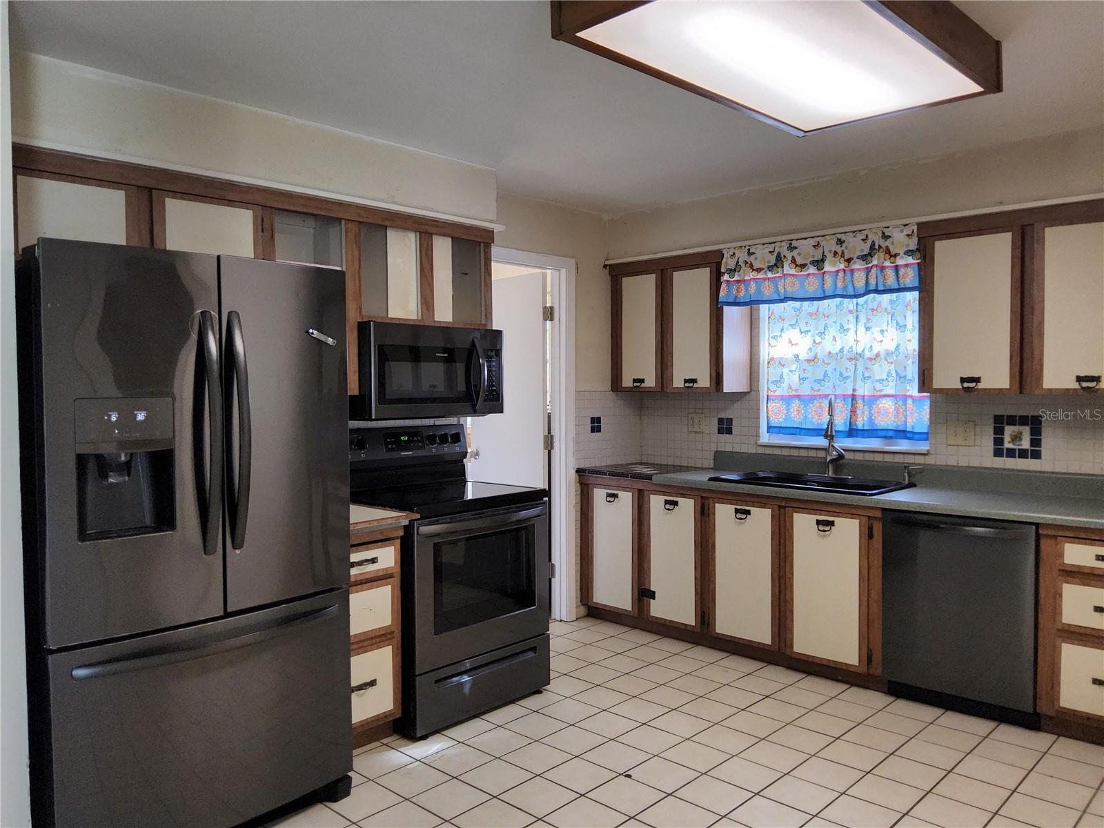 RIDGE MANOR WEST - Residential