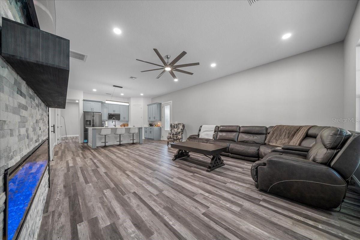 SILVER SPGS SHORES - Residential