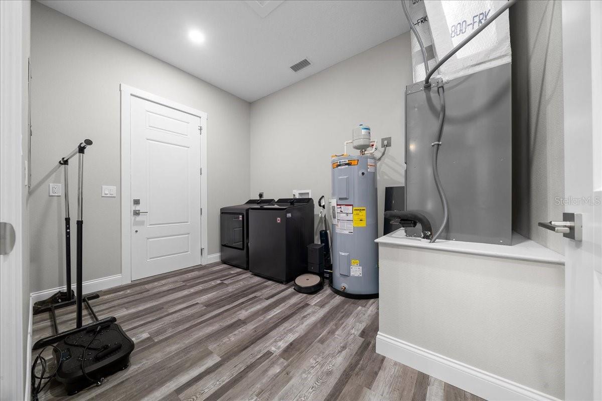 SILVER SPGS SHORES - Residential