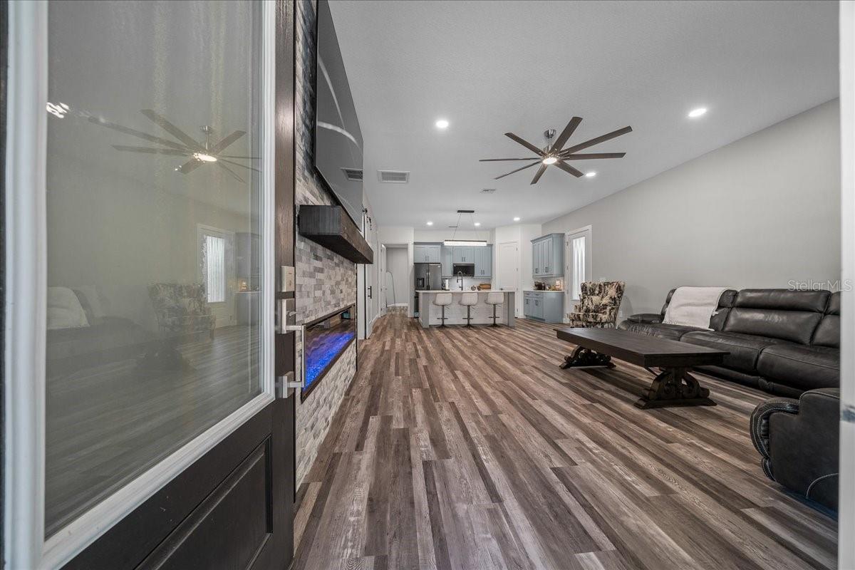 SILVER SPGS SHORES - Residential