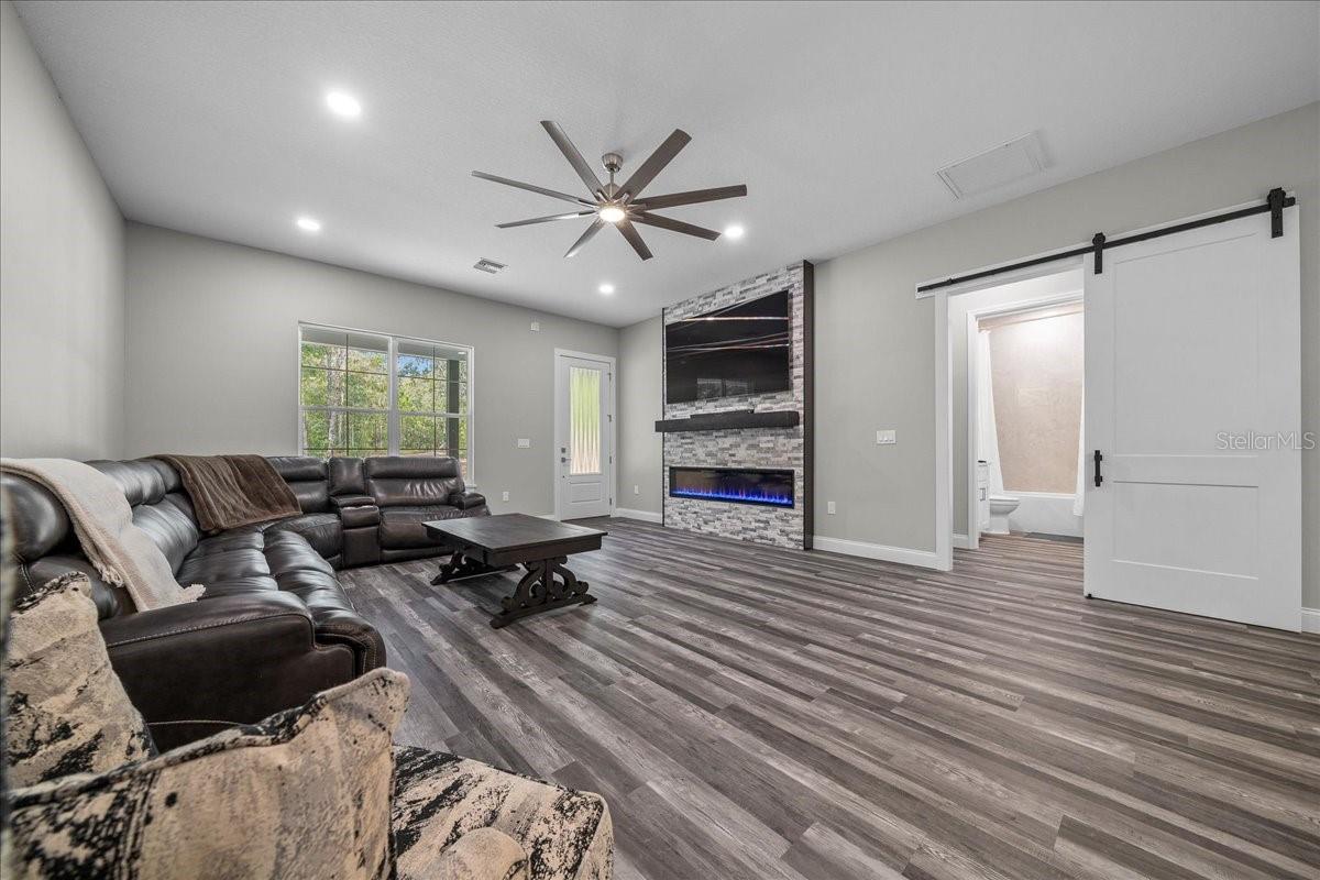 SILVER SPGS SHORES - Residential