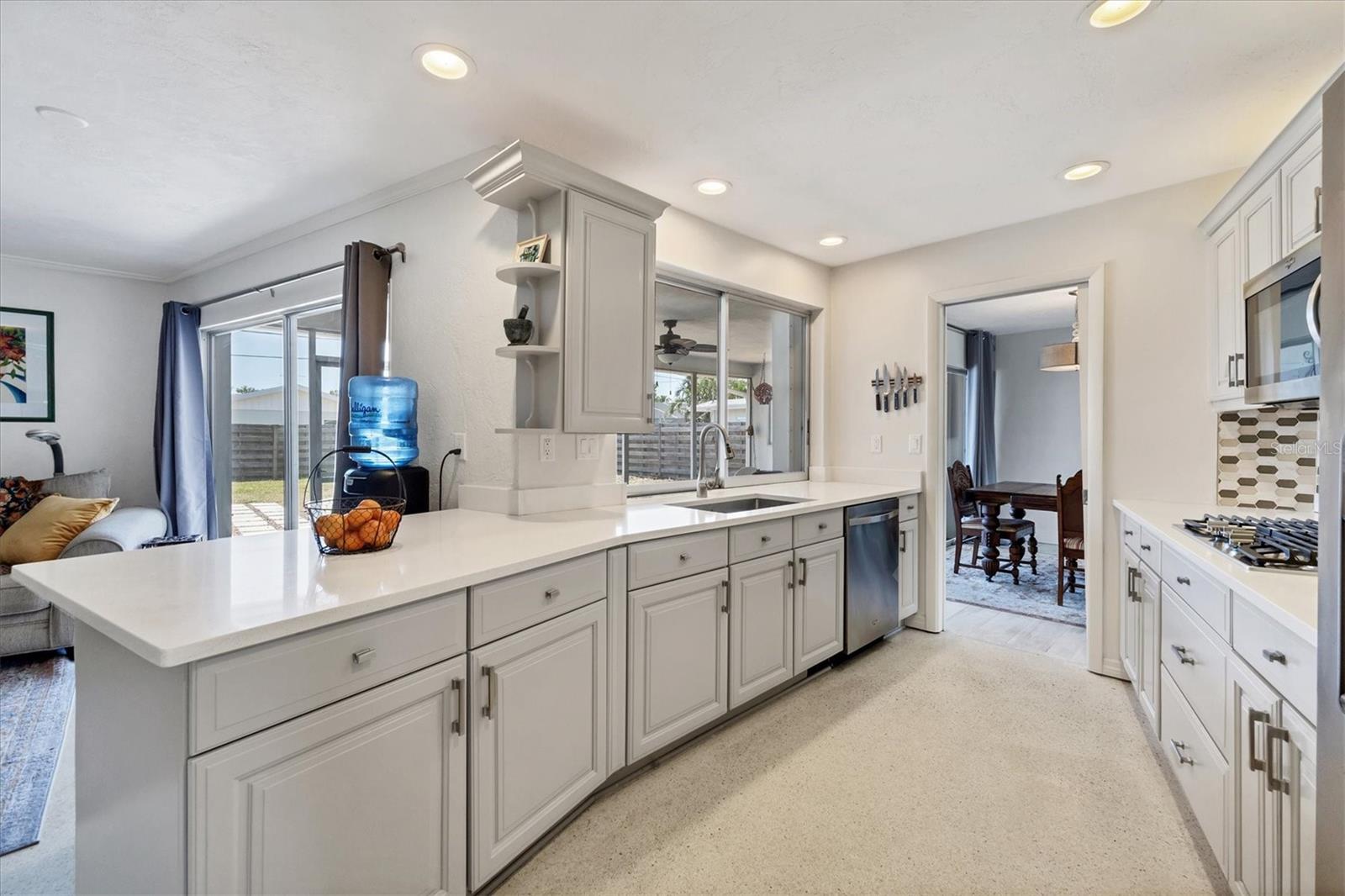 FRST LAKES COUNTRY CLUB ESTATES - Residential