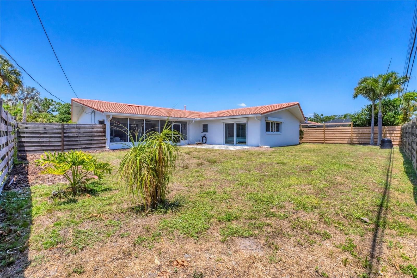 FRST LAKES COUNTRY CLUB ESTATES - Residential