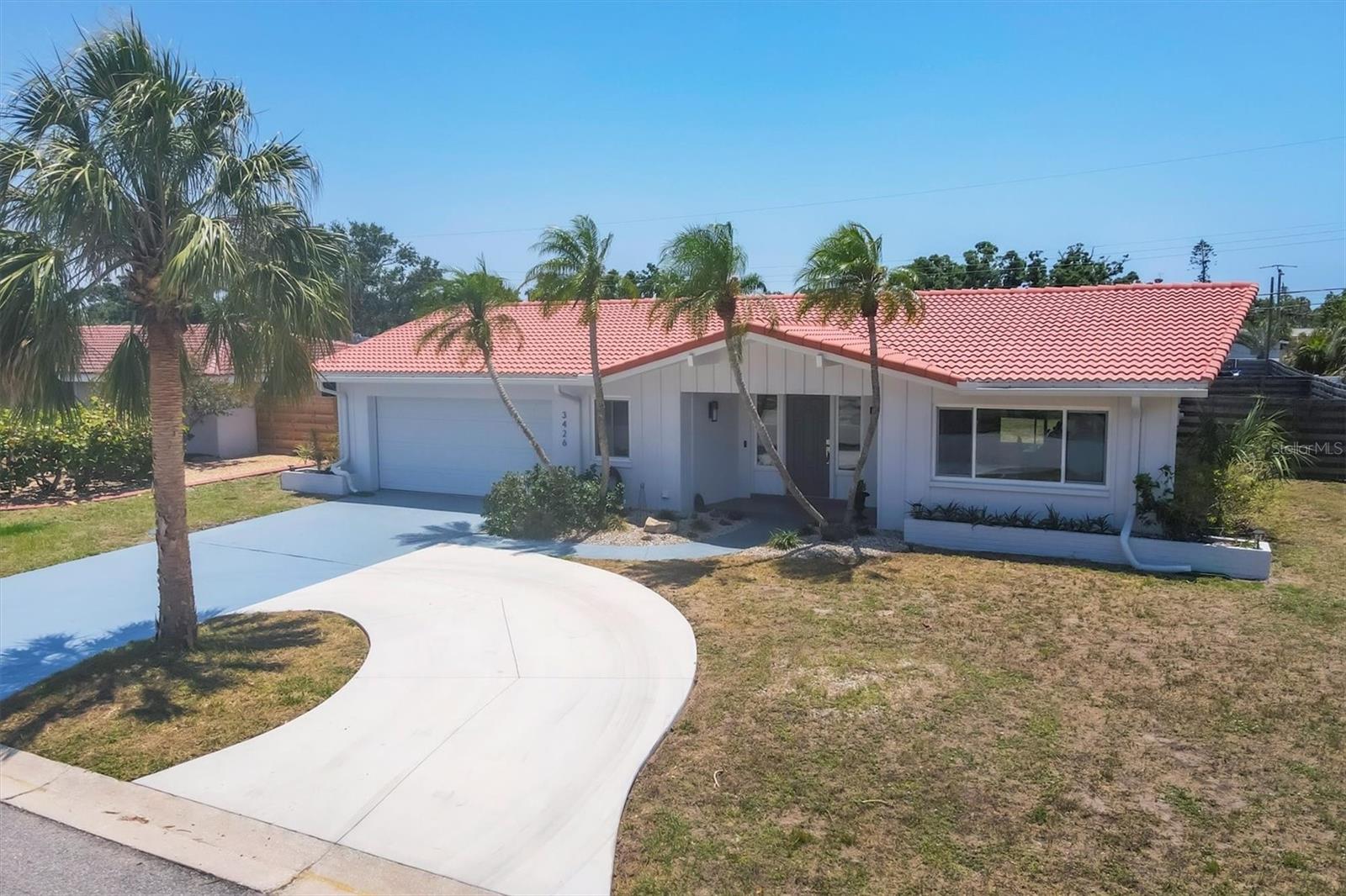 FRST LAKES COUNTRY CLUB ESTATES - Residential
