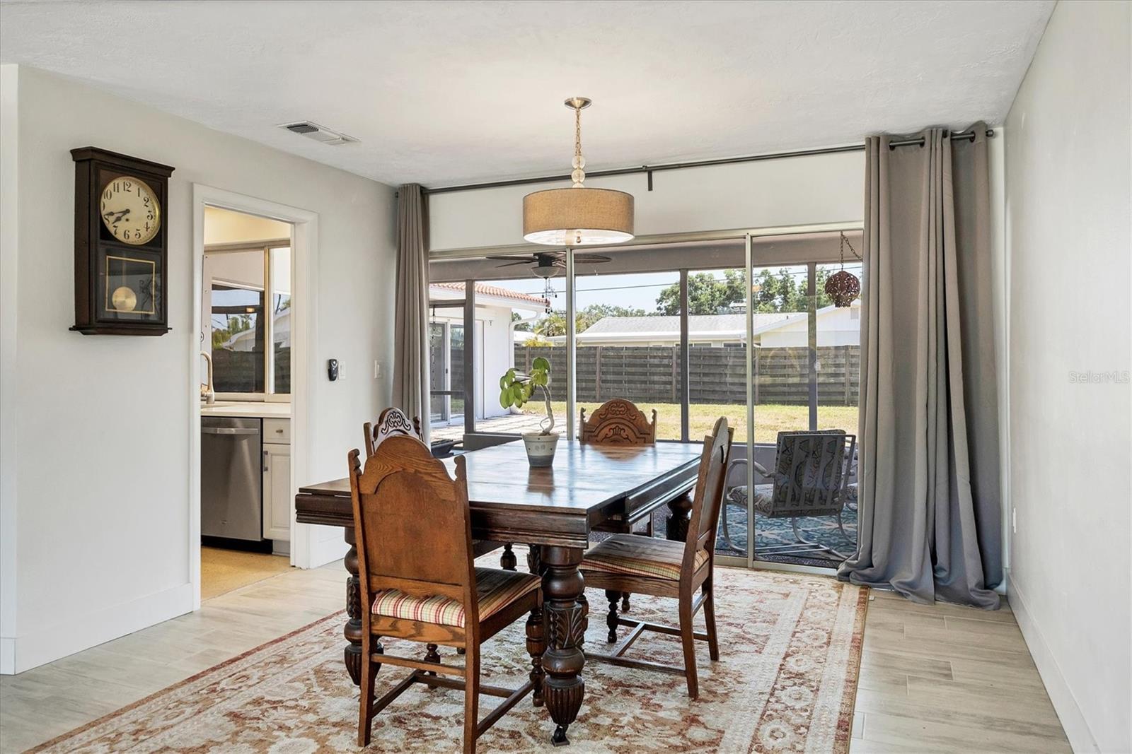 FRST LAKES COUNTRY CLUB ESTATES - Residential