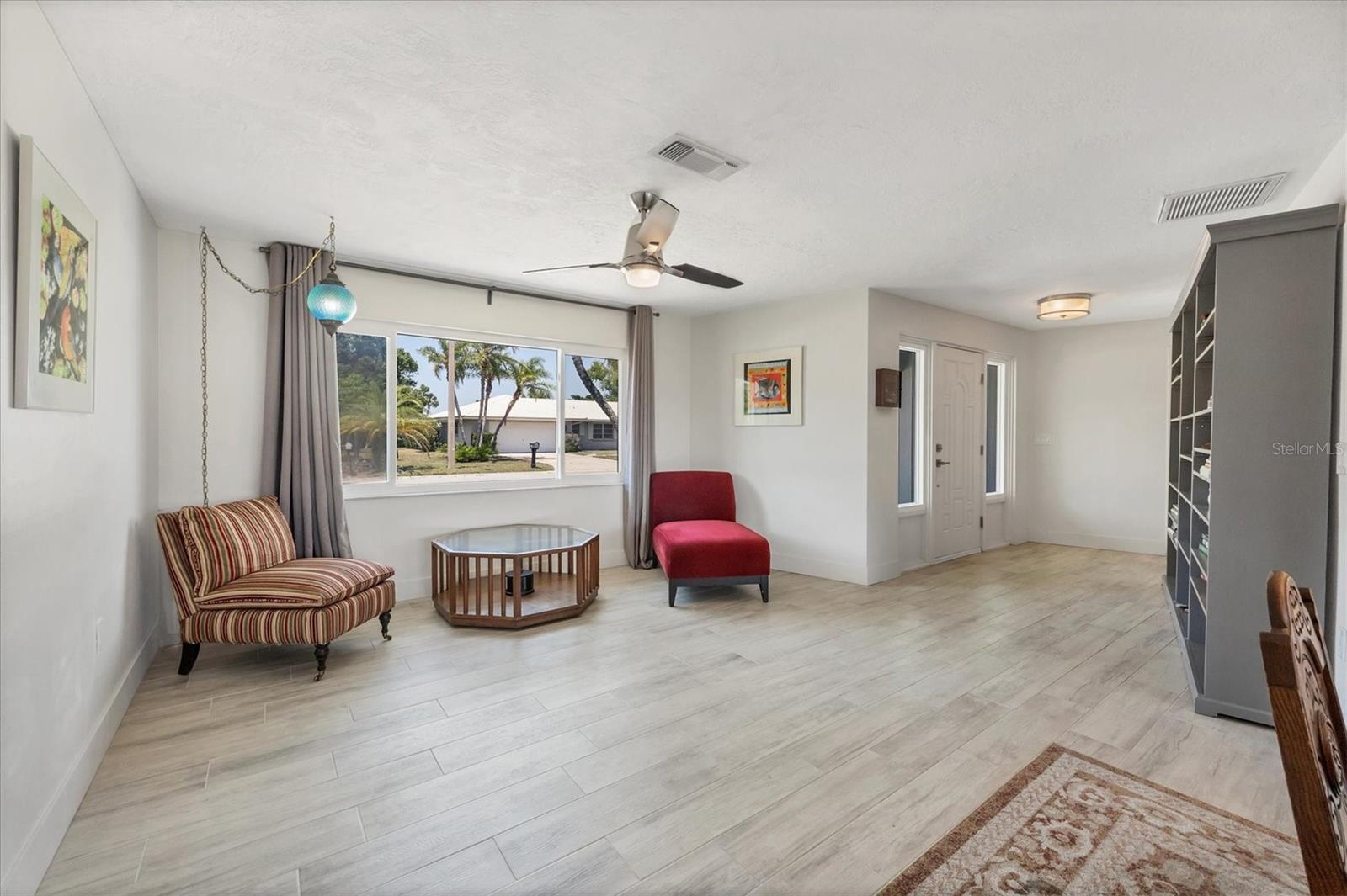FRST LAKES COUNTRY CLUB ESTATES - Residential