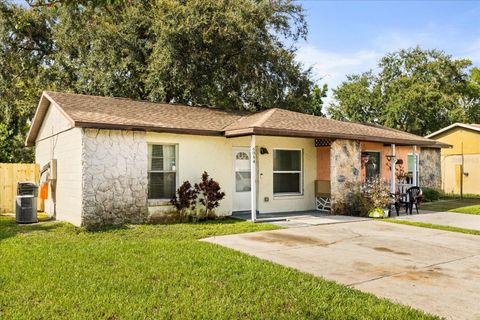 Photo of 6844 Longmeade Lane, Orlando, FL 32822 (MLS # O6339384)