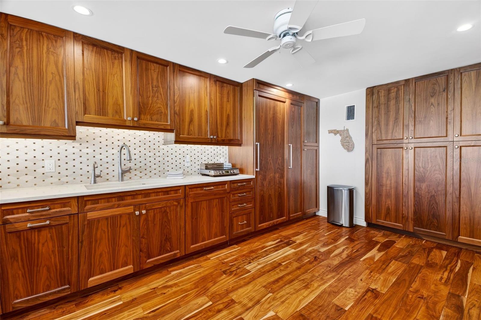 WINDWARD PASSAGE - Residential